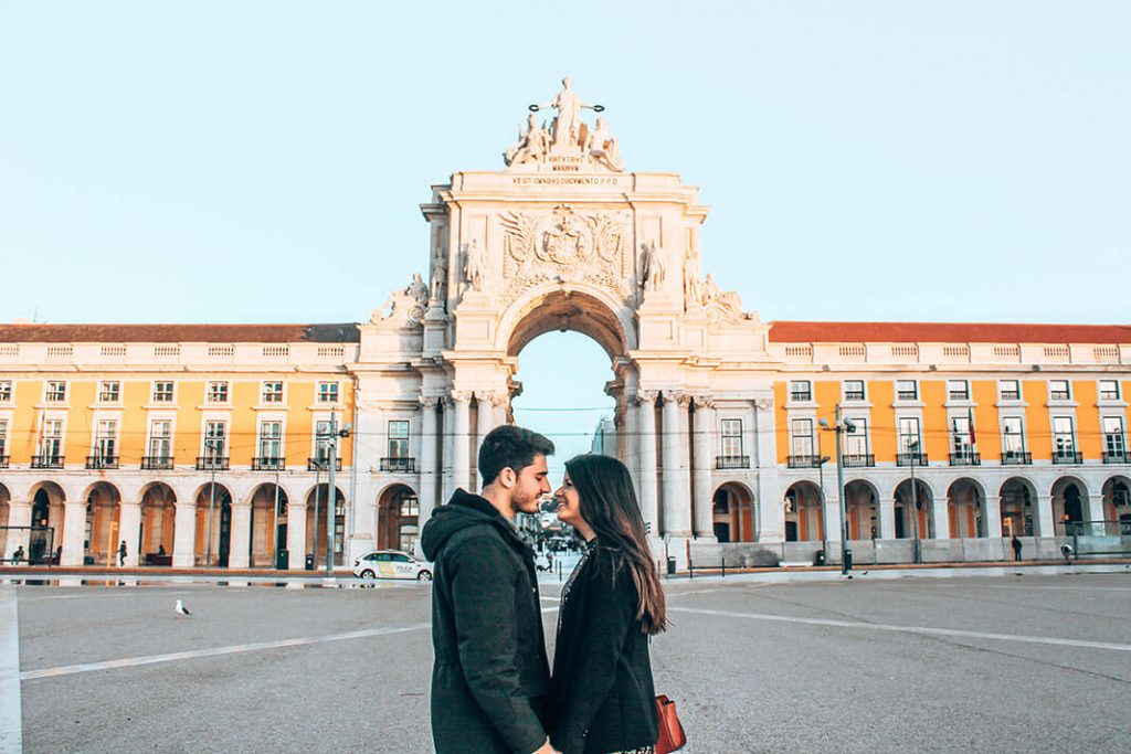 Plaza comercio Arco Augusta