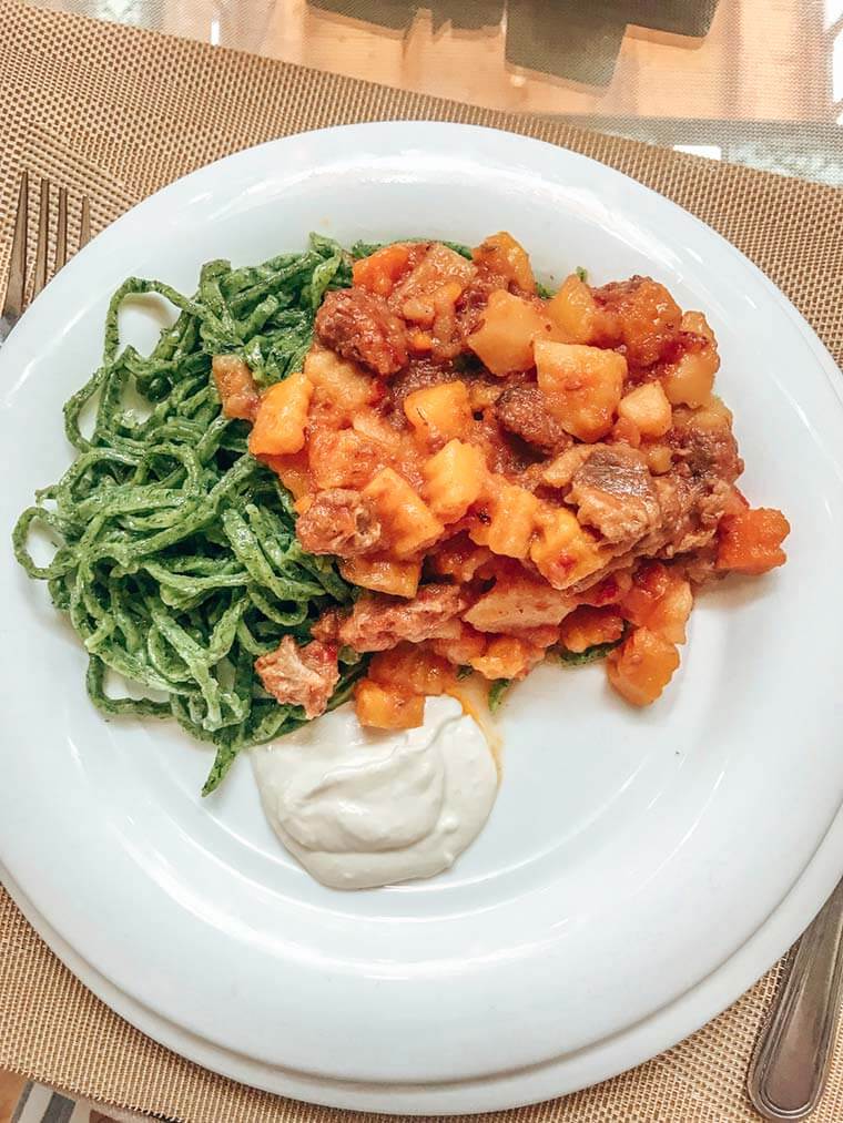 Lagman plato típico uzbekistan