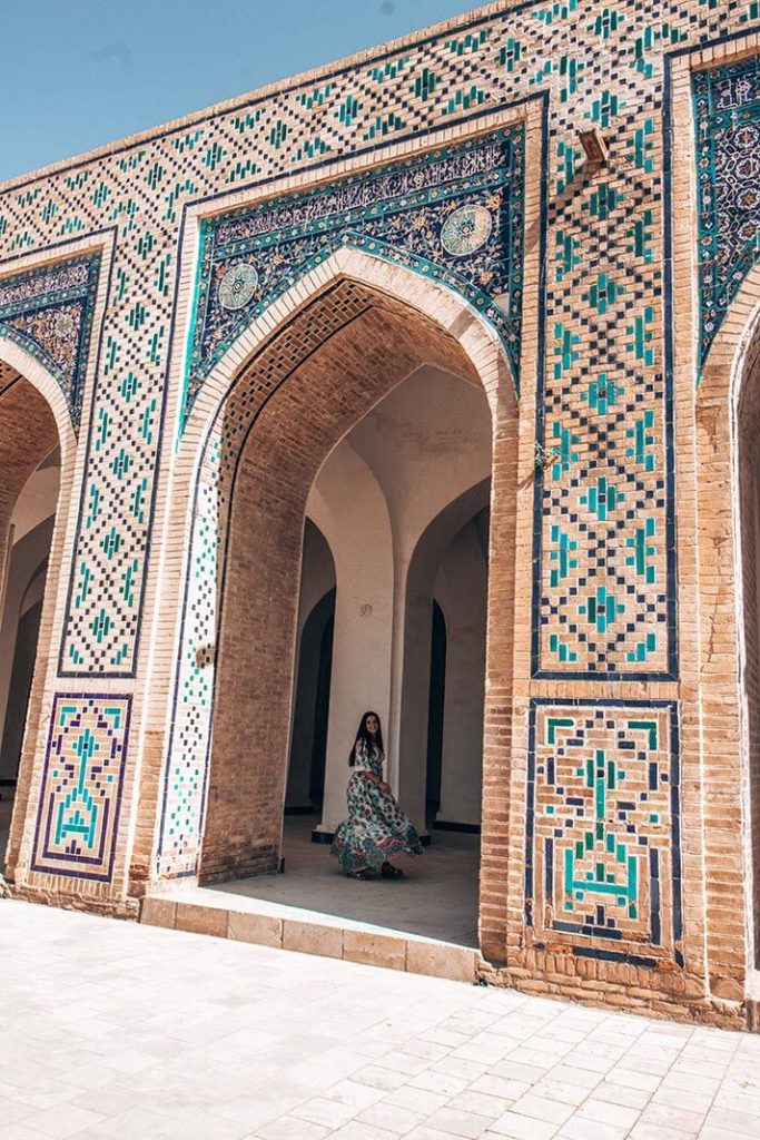 Mezquita Kalan interior arcos