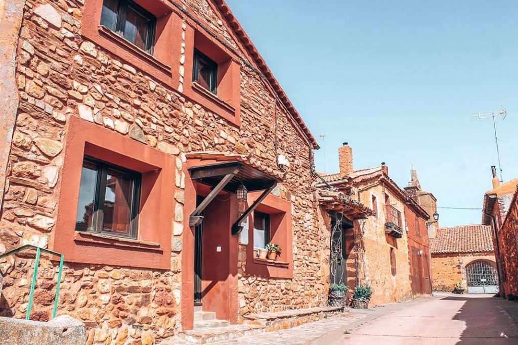 Villacorta pueblo rojo